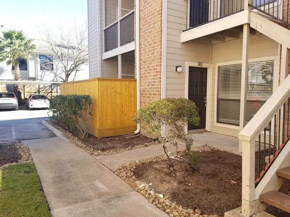 1 bed, 1.0 bath, 813 sqft, $1,450 — Photo 1