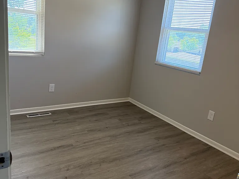 402 N Webster St #B — Photo 12