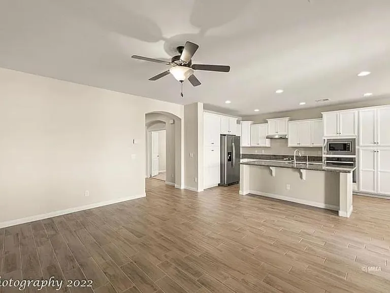 1381 Huntington Hts — Photo 5