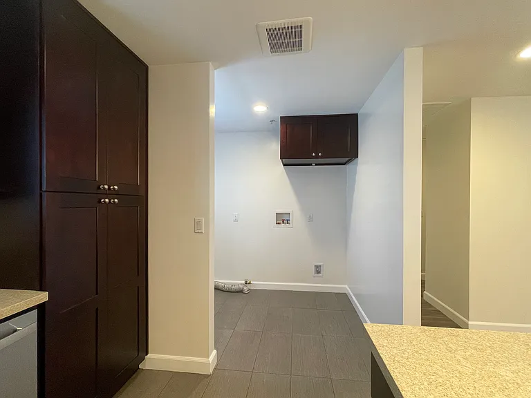 240 W Lemon Ave #B — Photo 6