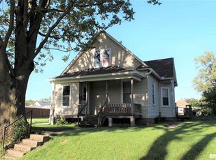 250 45th St, Moline, IL 61265