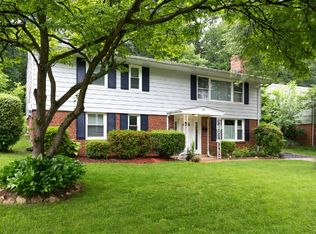 1012 Cottage St SW, Vienna, VA 22180