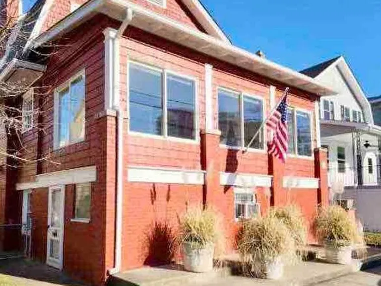 31 S Bartram Ave — Photo 2