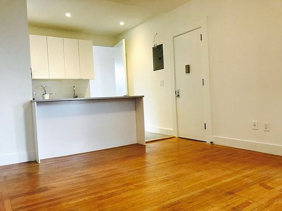 3rd image of 507 Willoughby Ave #2