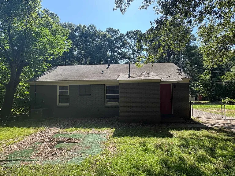 4901 Hodge Rd — Photo 5