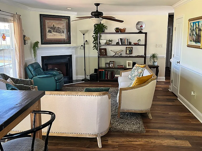 47 Ascott Cir — Photo 3