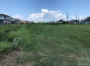 1745 Redfish Ln, Crystal Beach, TX 77650