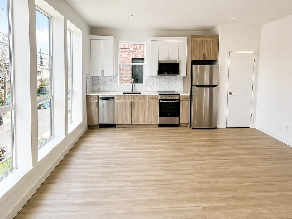 Greenwich Ave Apartments