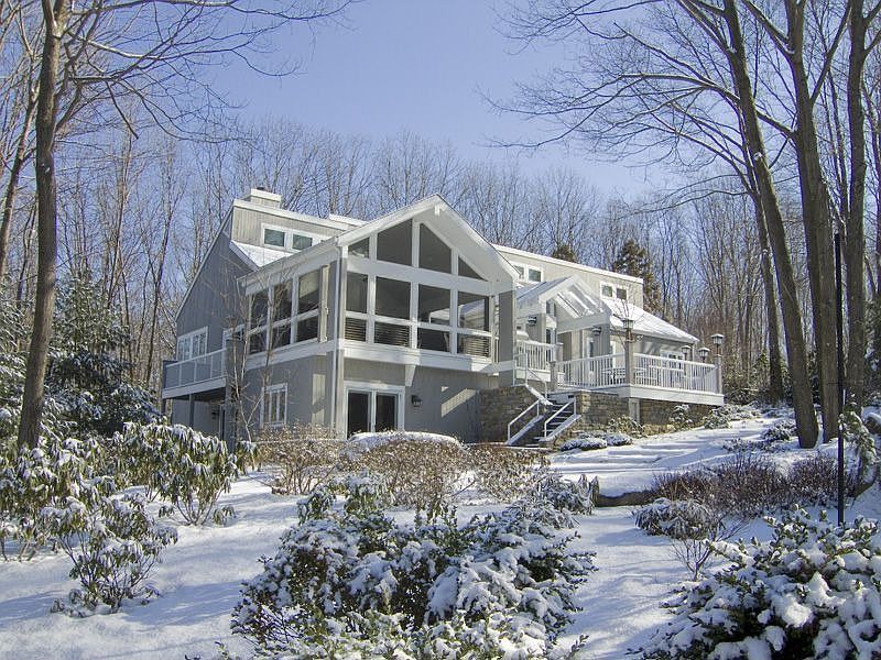 The house in winter