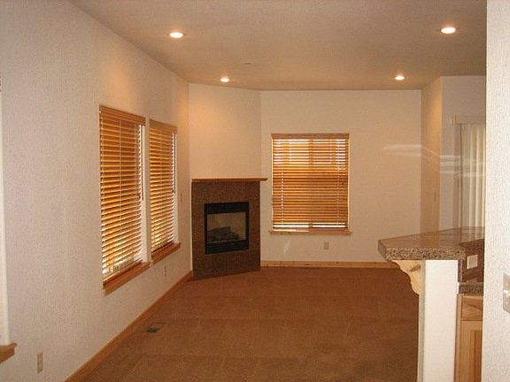 4th image of 8703 Trout St