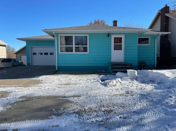 615 NE 2nd St, Linton, ND 58552
