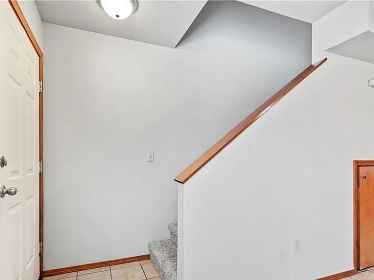 250 N Madison St #B — Photo 11
