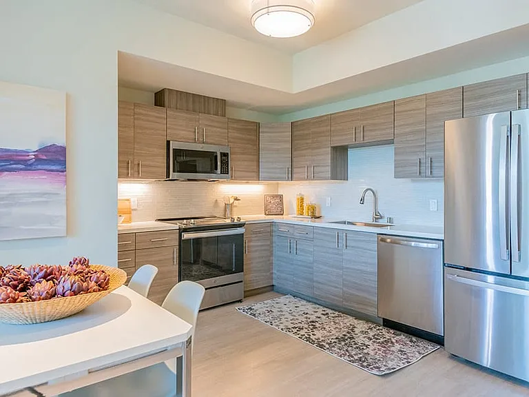Second and B Street Apartments — Photo 18