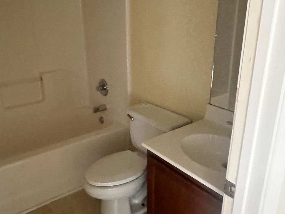 1st image of 226 Penshurst Dr