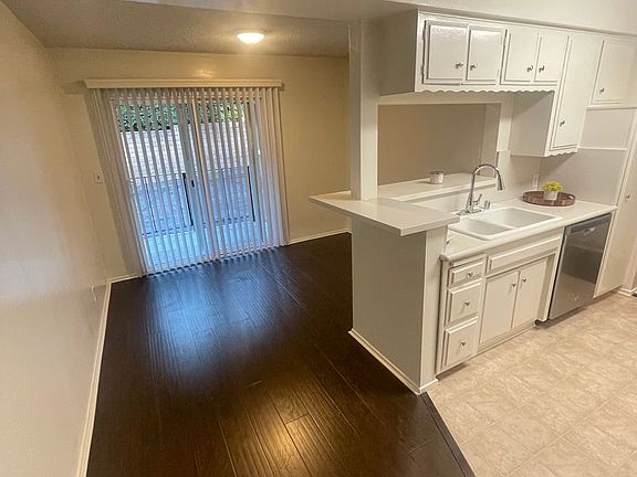3rd image of 665 W Sierra Madre Blvd #4