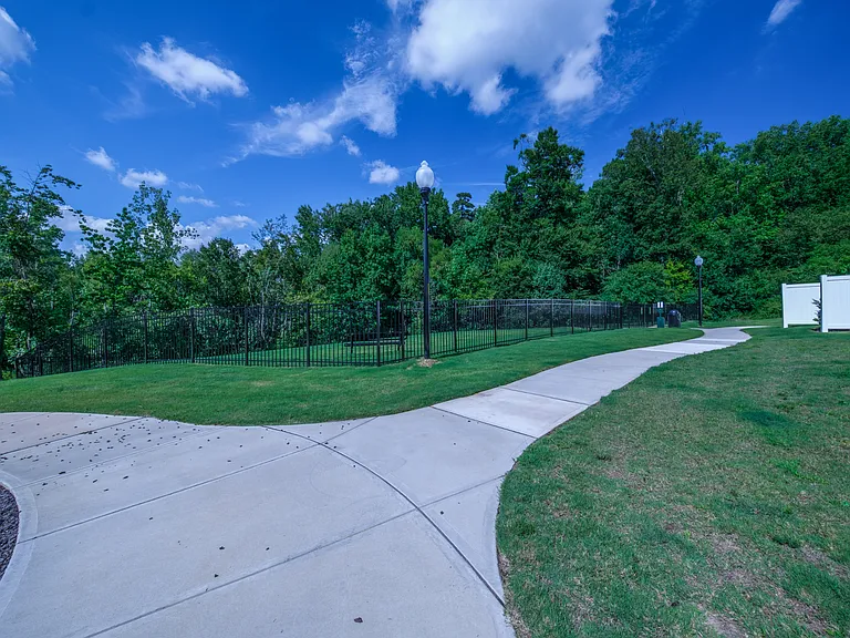 3160 N Hills Dr — Photo 38