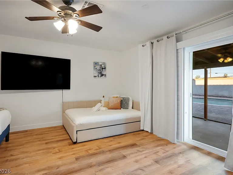 7435 Rogers St — Photo 23