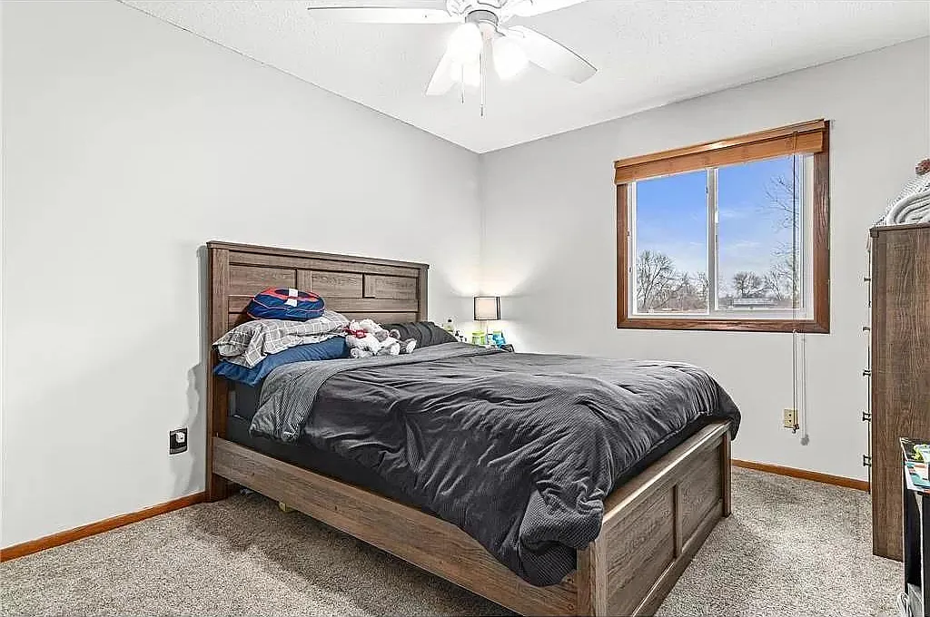 4 bed, 1.5 bath, 1675 sqft, $2,499 — Photo 4