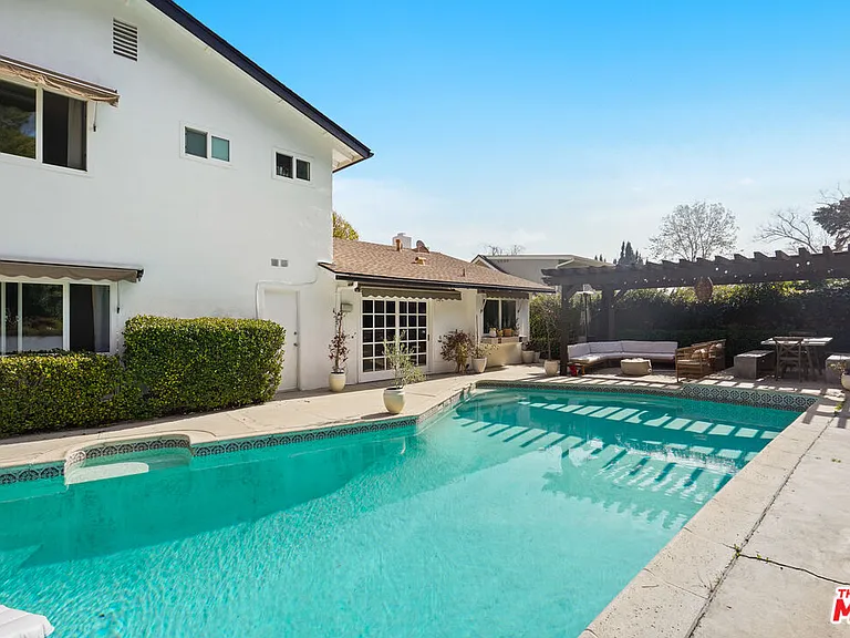 5025 Dantes View Dr — Photo 1