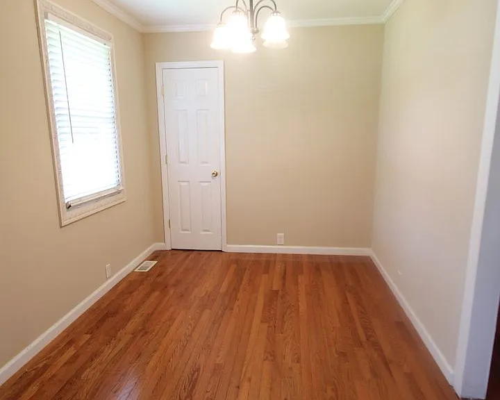 1636 Amber Ln — Photo 3