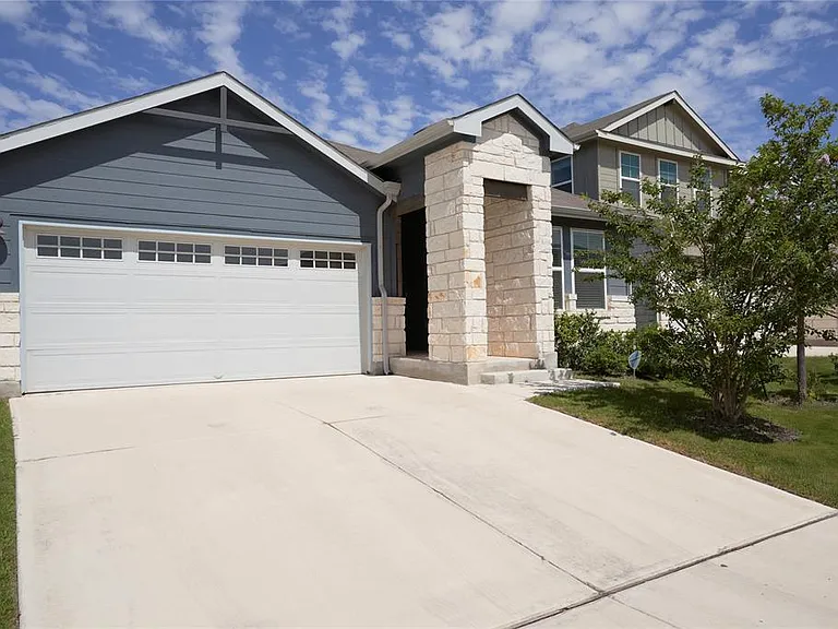 1428 Settlers Glen Dr — Photo 1
