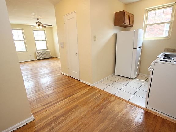 4th image of 137 N Craig St #9539674