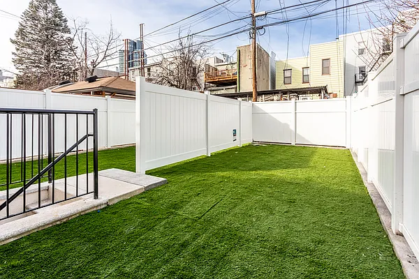 Rented by Compass | media 27