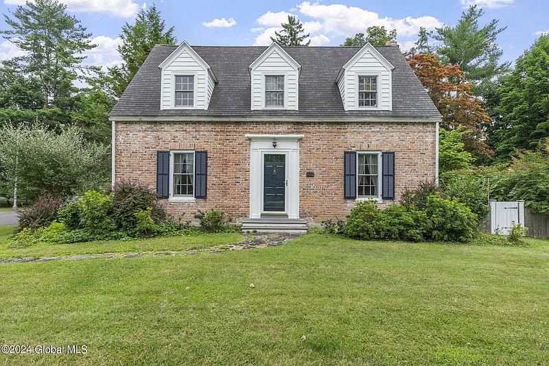 3rd image of 1602 New Scotland Road