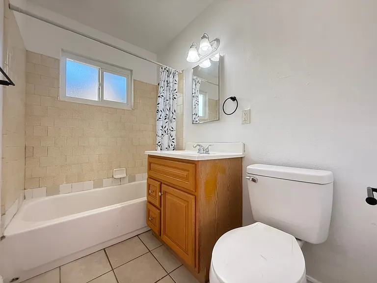 5152 San Bernardino St #B — Photo 10