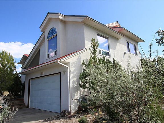 3rd image of 24 Grand Canyon Dr