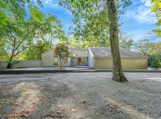 193 Round Swamp Rd, Huntington, NY 11743