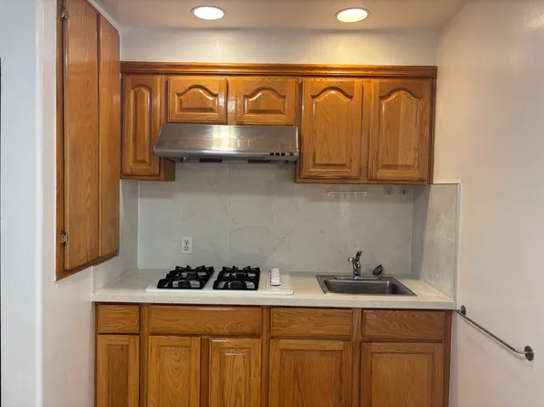 743 London St, San Francisco, CA 94112
