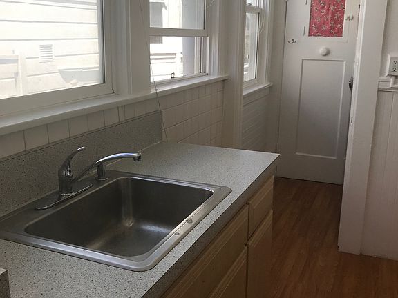 5th image of 804 Euclid Ave APT 4