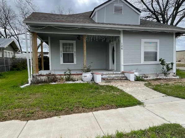 106 E 3rd St, Lampasas, TX 76550