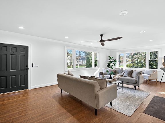 3rd image of 118 Tindal Ave