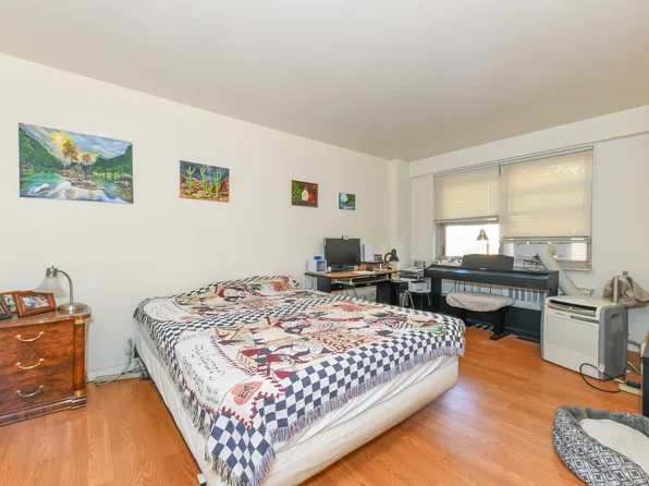 444 Neptune Avenue image 10 of 13