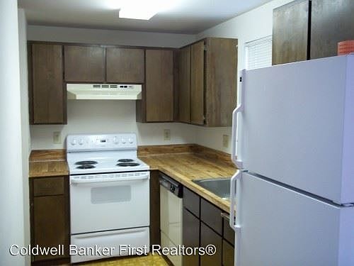 5th image of 251 NE Birch Ave APT A