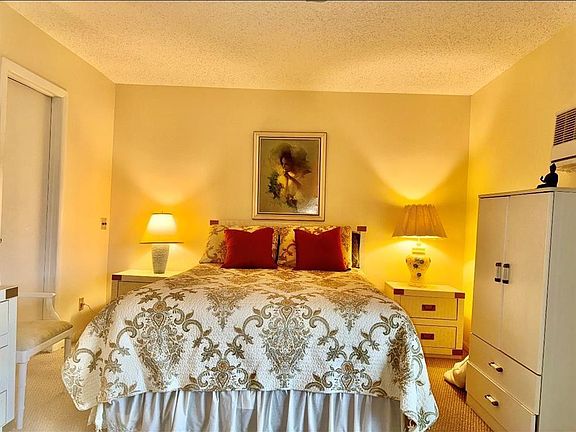 2nd image of 342 Oakridge #342