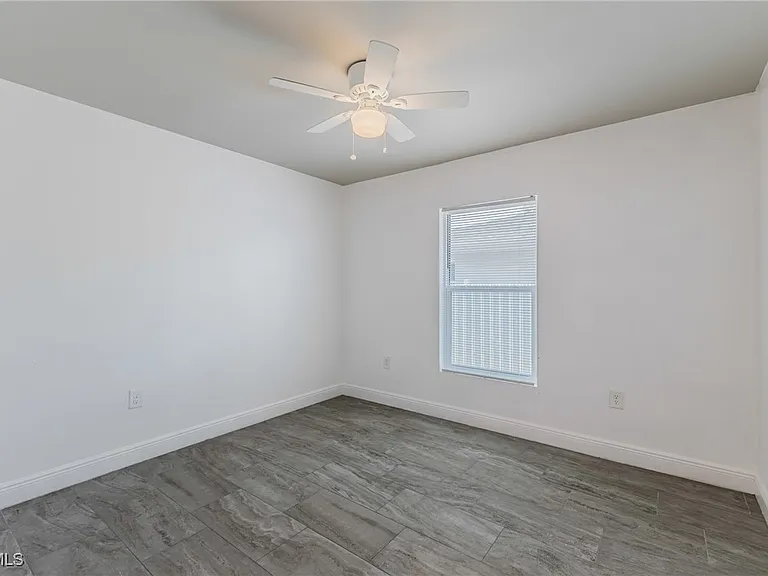 2403-2405 Maple Ave — Photo 10