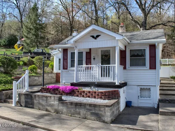 2017 W Independence St, Coal Township, PA 17866