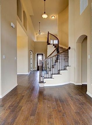 4th image of 411 Bonaire Ct
