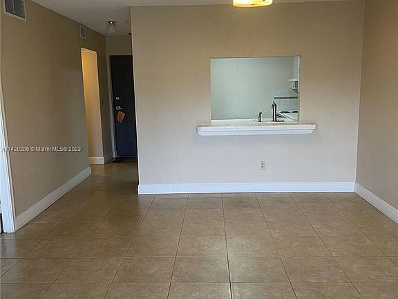 4th image of 7701 Camino Real #A420