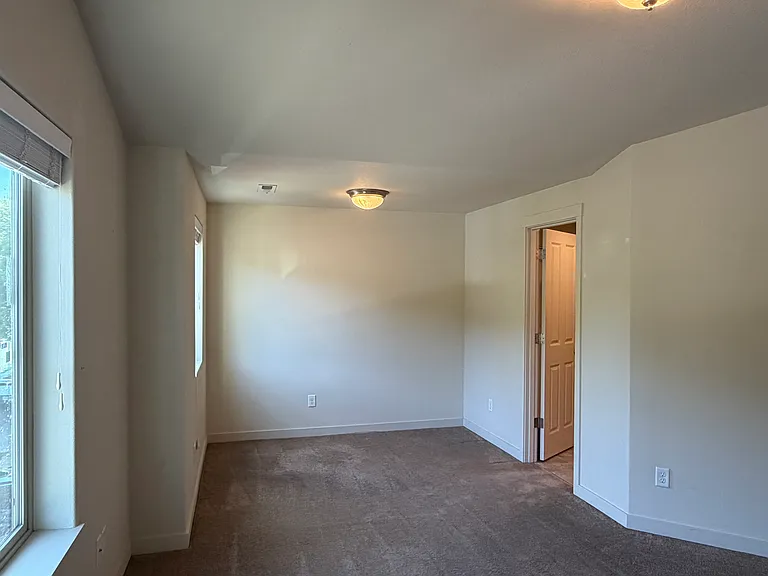 13110 NE 26th St — Photo 15