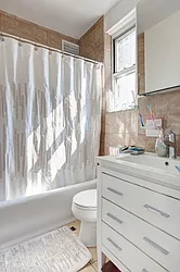 Rented by Mdrn Residential