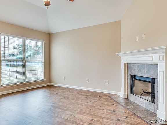 4th image of 563 Old Mill Way