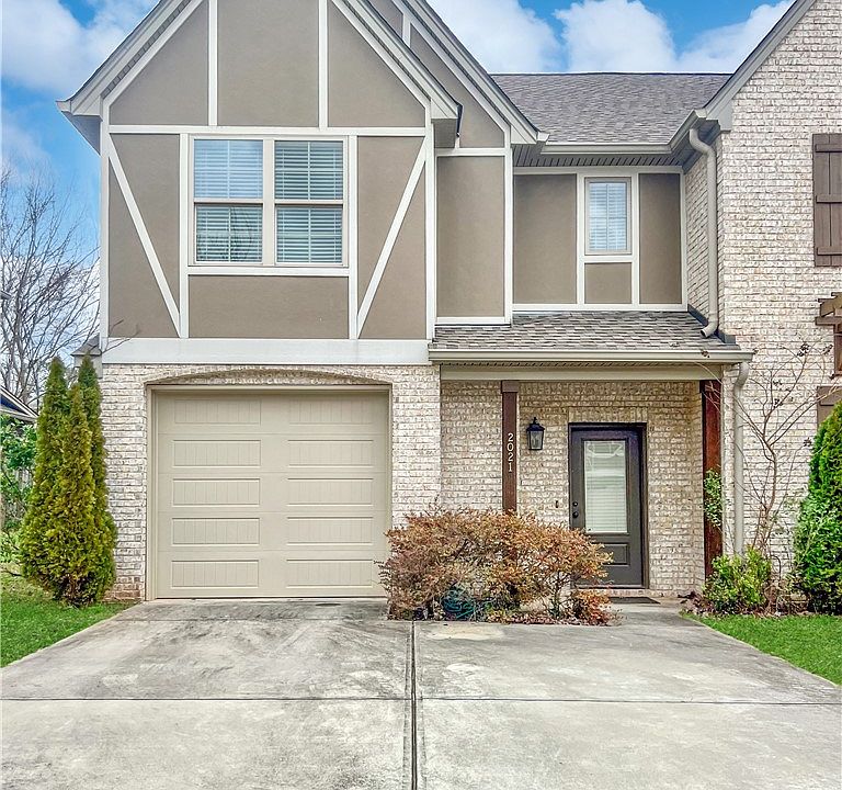 1st image of 2021 Stephanie Ct