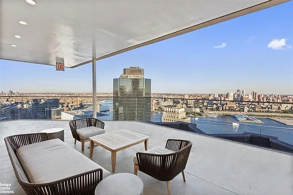 Rented by Brown Harris Stevens | media 25