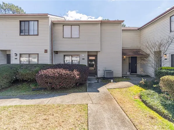 1012 Country Ct, Lawrenceville, GA 30044