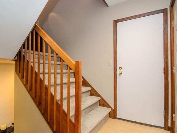 3rd image of 568 Park Pl