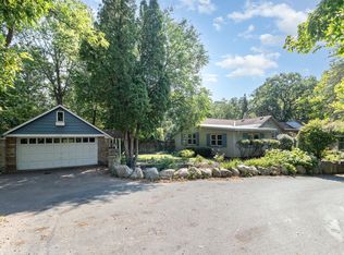 2840 Breezy Heights Rd, Wayzata, MN 55391